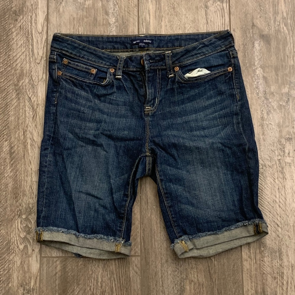 Gap Bermuda Size 4